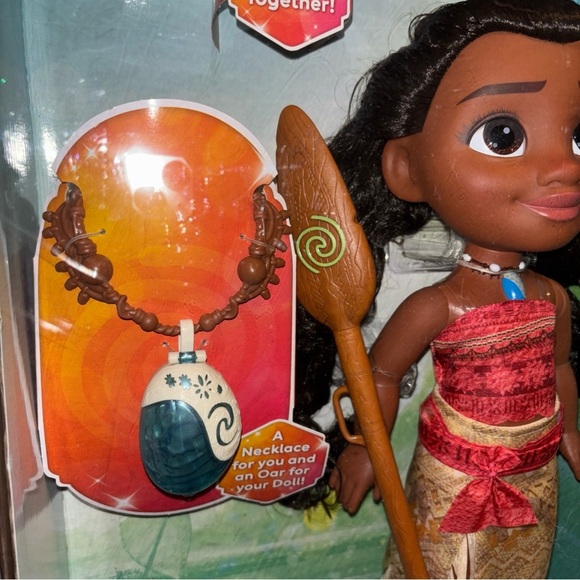 Disney Princess Share with Me Moana Doll with Child-sized Accessories 3+‎ NEW - Picture 3 of 9